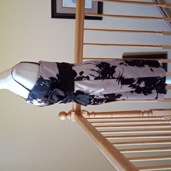 WHBM removable straps bow accent satin feel midi floral formal dress, like new - Picture 3 of 15